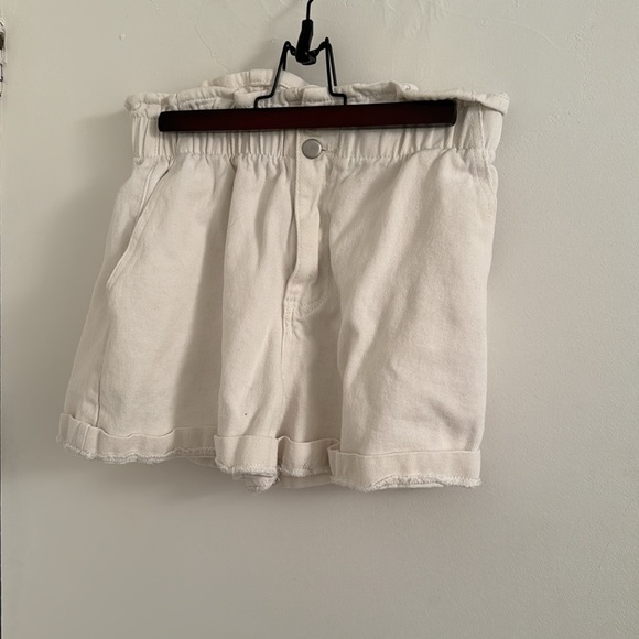 Shein White Elastic Waist With Buttons Shorts - Picture 2 of 4